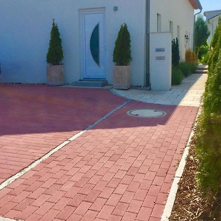 Neues Zimmerapartment Mit Bad Neckarwestheim Экстерьер фото