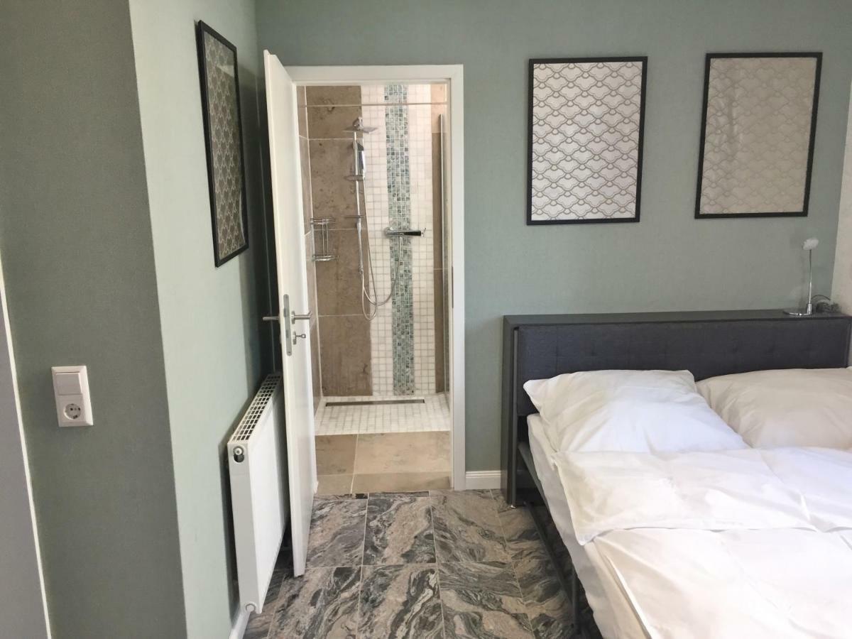 Neues Zimmerapartment Mit Bad Neckarwestheim Экстерьер фото