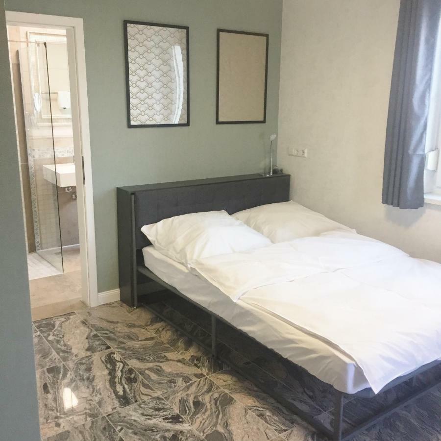 Neues Zimmerapartment Mit Bad Neckarwestheim Экстерьер фото