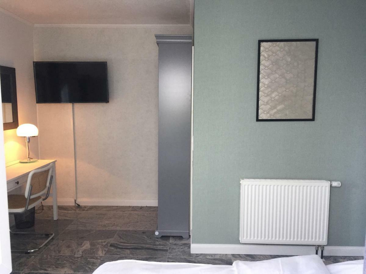Neues Zimmerapartment Mit Bad Neckarwestheim Экстерьер фото